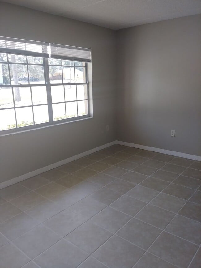 Photo - 1 Bedroom 1.5 Bath Near Downtown Eustis Unit 6