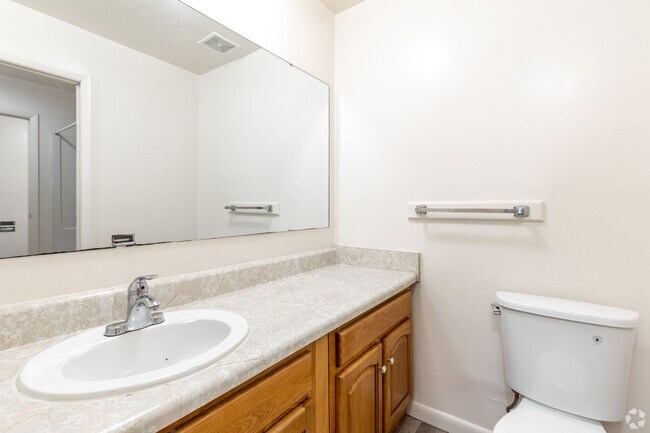 Photo - Emerald Pond Estates | 1 Bathroom Renovate... Unidad E8