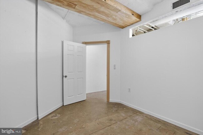 Photo - 2512 E Lehigh Ave Unit L