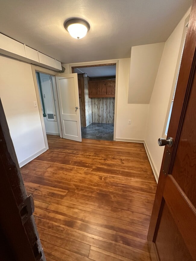 511 Main St Unit 4