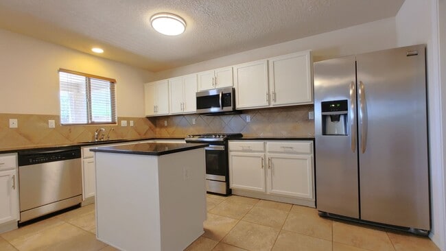 Photo - 573 Creekside Ave SW