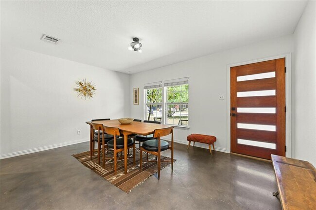 Photo - 8415 Bowling Green Dr