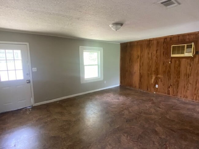 Photo - Renovated 2 Bedroom 1 Bath Unit for Rent! Unit 104