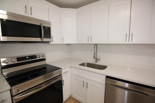 Photo - 34 Hamilton Rd Unit 302