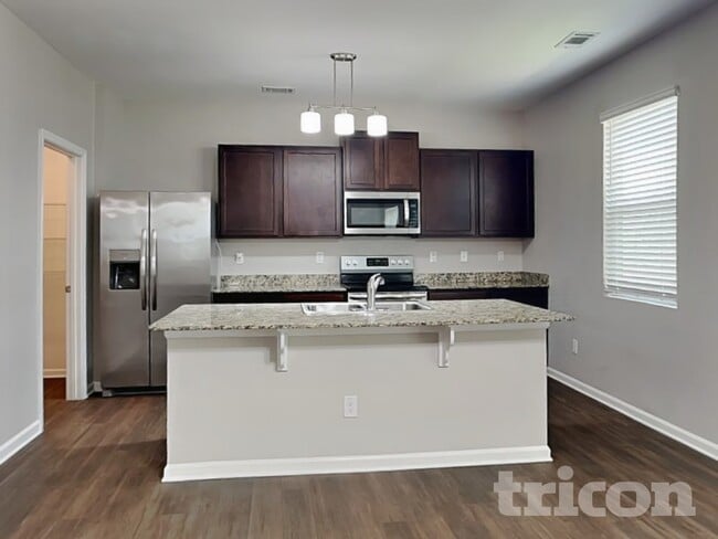 Photo - 1008 Eldon Ln