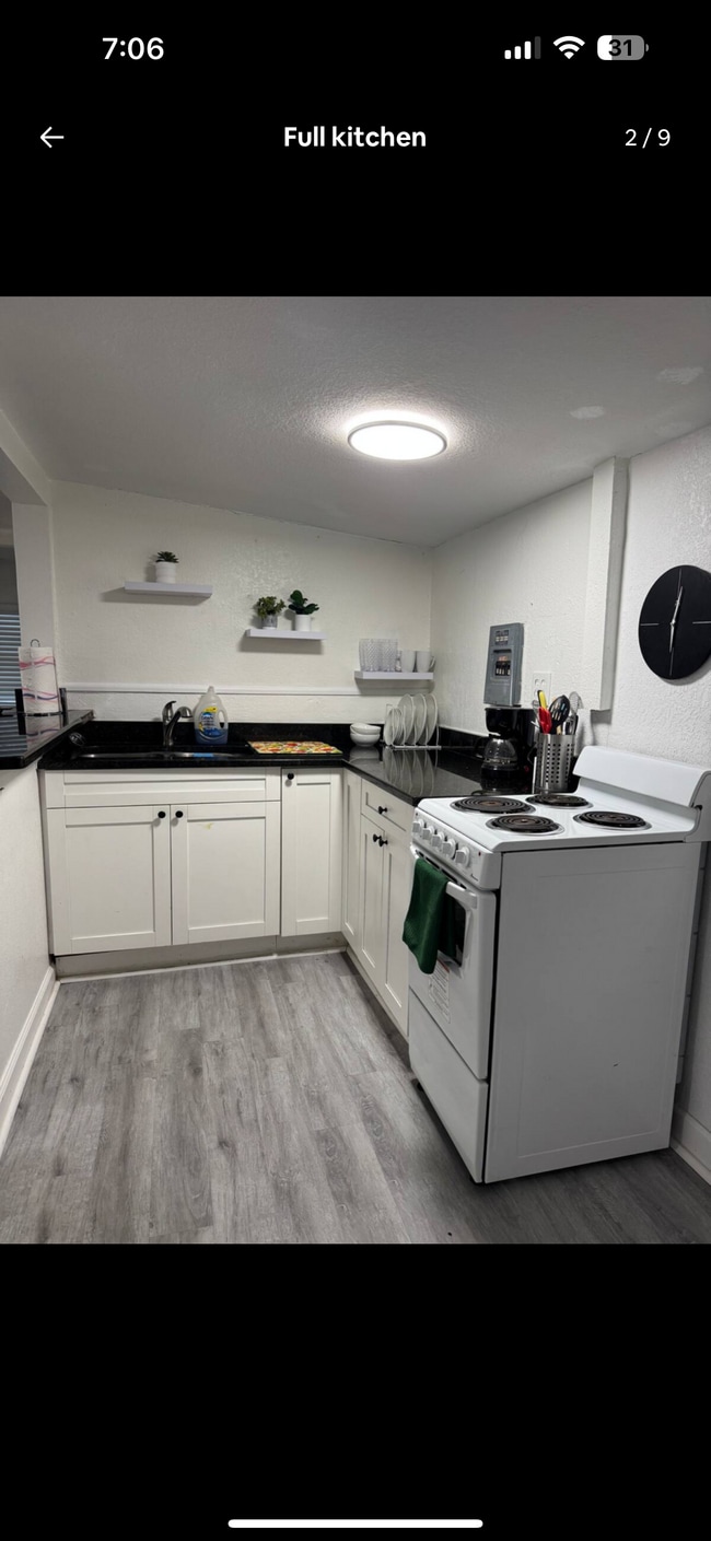 Photo - 3417 W Leroy St