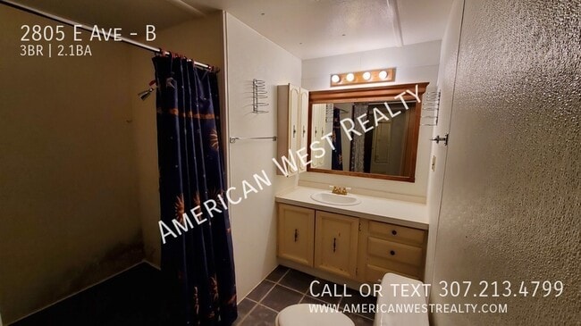 Photo - 2805 E Ave