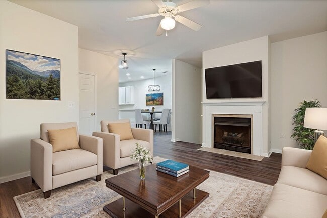 Building Photo - Cozy Lakeside Living in Moncks Corner!