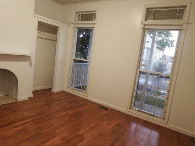 Photo - 417 E 31st St Unidad 1