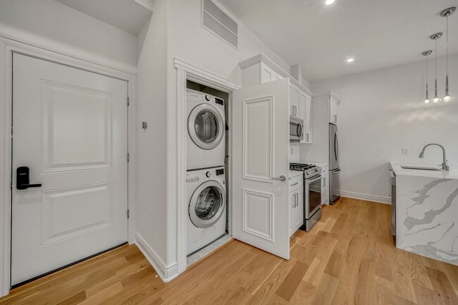 Photo - 317 3rd St SE