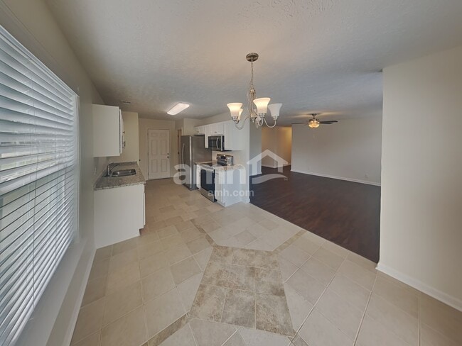 Photo - 651 Crescent Rd