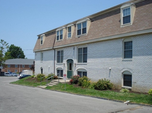Huntley Ridge East at Hanley Ln