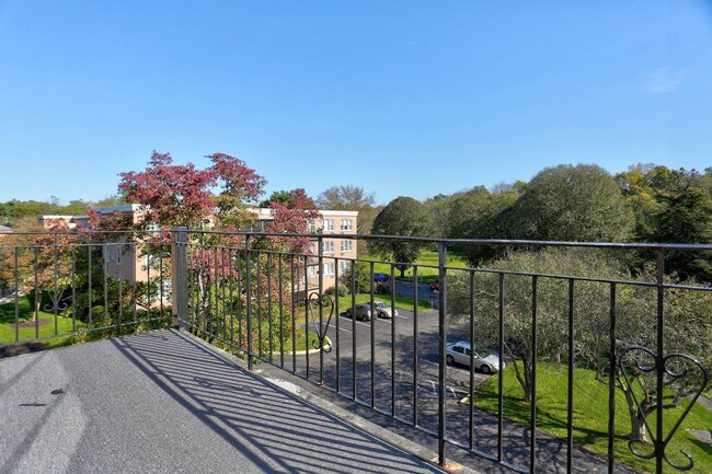 Great Views From Your Over Sized Balcony!