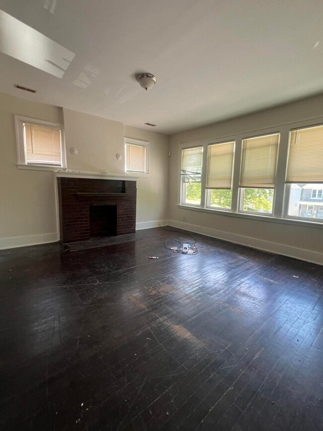 3450 Cadillac Blvd Unit Upper