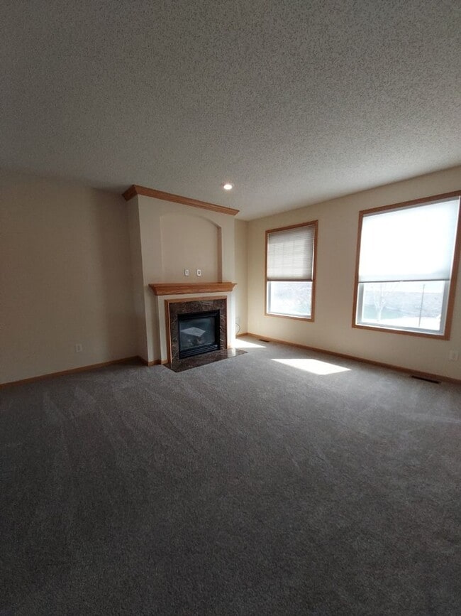 Great Townhome in Dancing Waters Townhome Rental in Woodbury MN