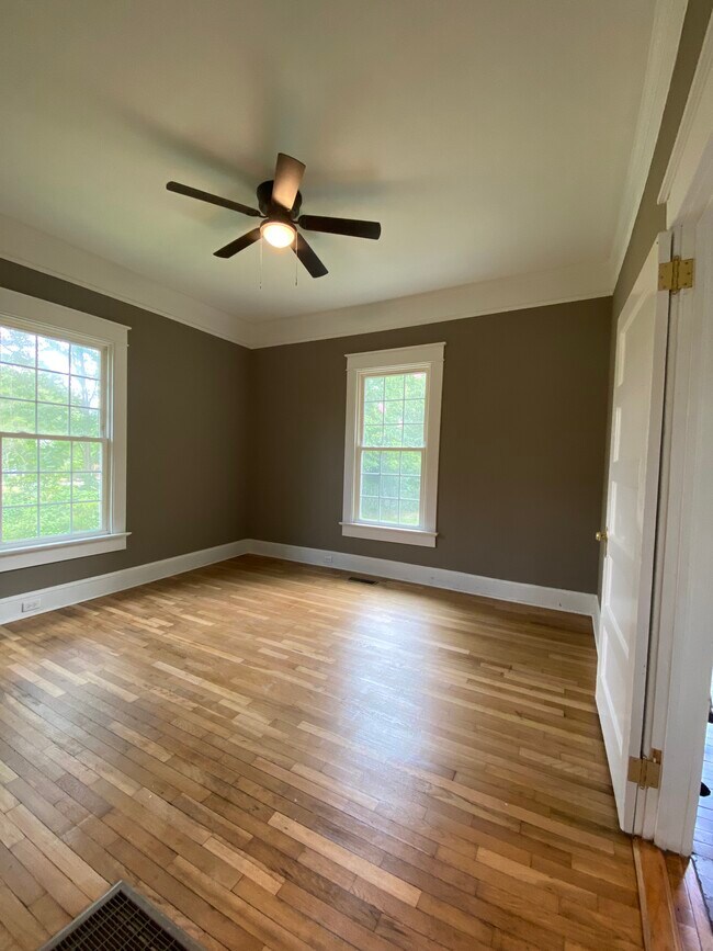 Rear Bedroom - 503 Dukes Ave