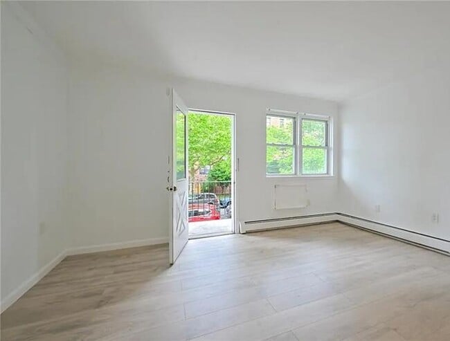 Photo - 2362 E 13th St