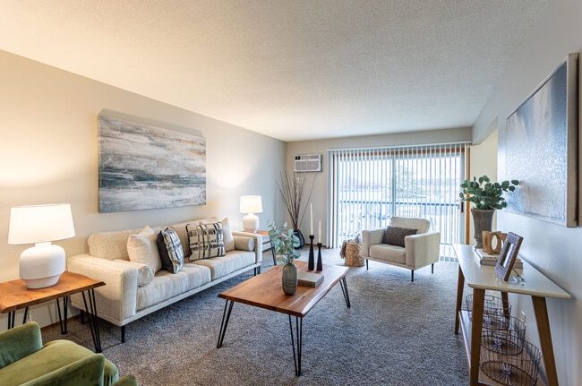Royal Oaks Apartments
