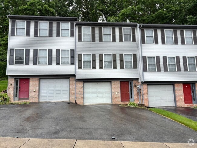 Building Photo - 3 Bedroom 1.5 Bathroom in Elizabethtown! Rental