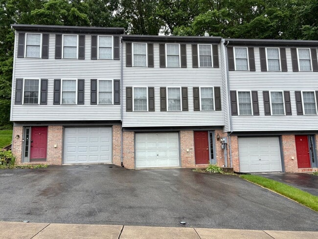 3 Bedroom 1.5 Bathroom in Elizabethtown! - 3 Bedroom 1.5 Bathroom in Elizabethtown! House
