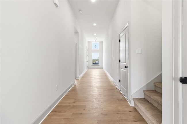 Photo - 970 Trestle Ln