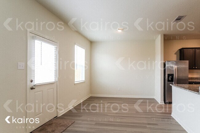 Photo - 8411 Hannah Rd