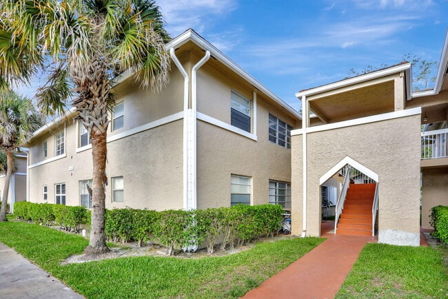 Photo - 832 Twin Lakes Dr Apartment Unit 18-G