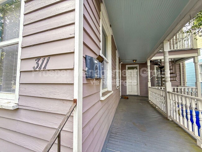 Building Photo - 311 Sumter St Rental