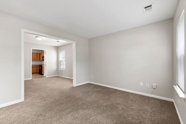 Photo - Spacious 4bed/2.5bath Home in Charlotte