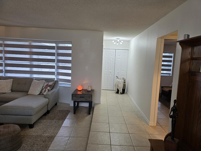 Photo - 939 Hibiscus Dr