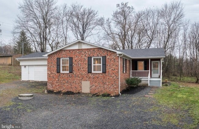 Photo - 6731 Middle Rd