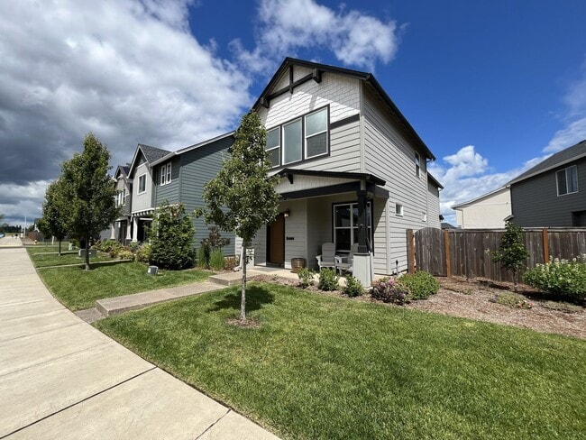 Photo - Spacious Modern Home with Open-Concept Living, Elegant Interior Features & Attached Garage