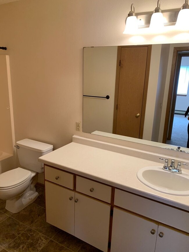 Photo - Lincoln Pointe