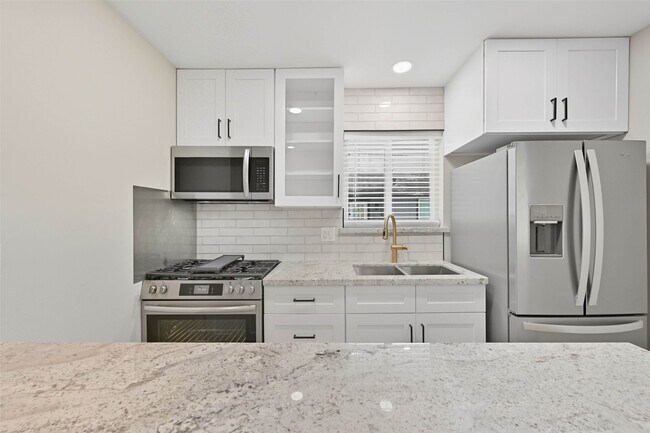 Photo - 10930 White Thorn St