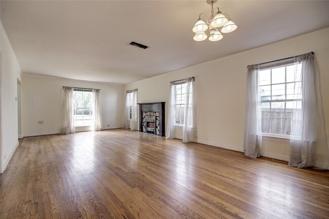 Photo - 5419 Longview St