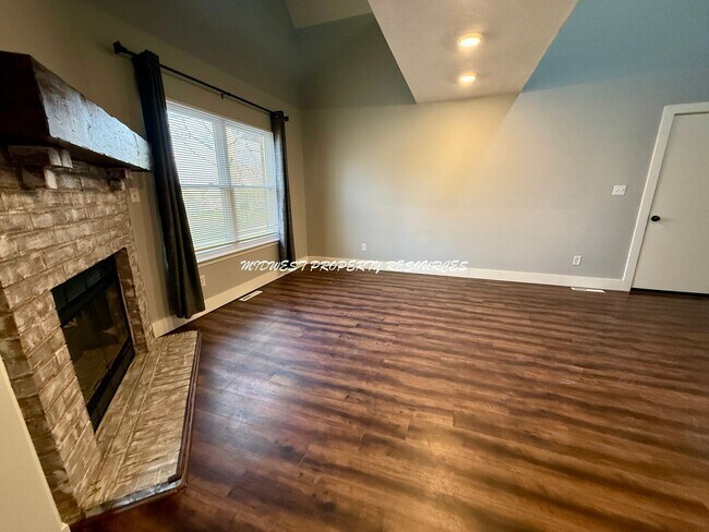 Photo - Spacious 4 Bedroom, 2 Bath Home for Lease in Lee's Summit, MO