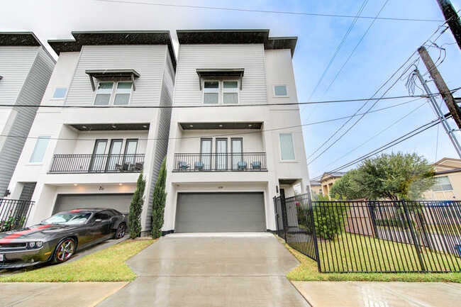 Photo - 608 Meadow St