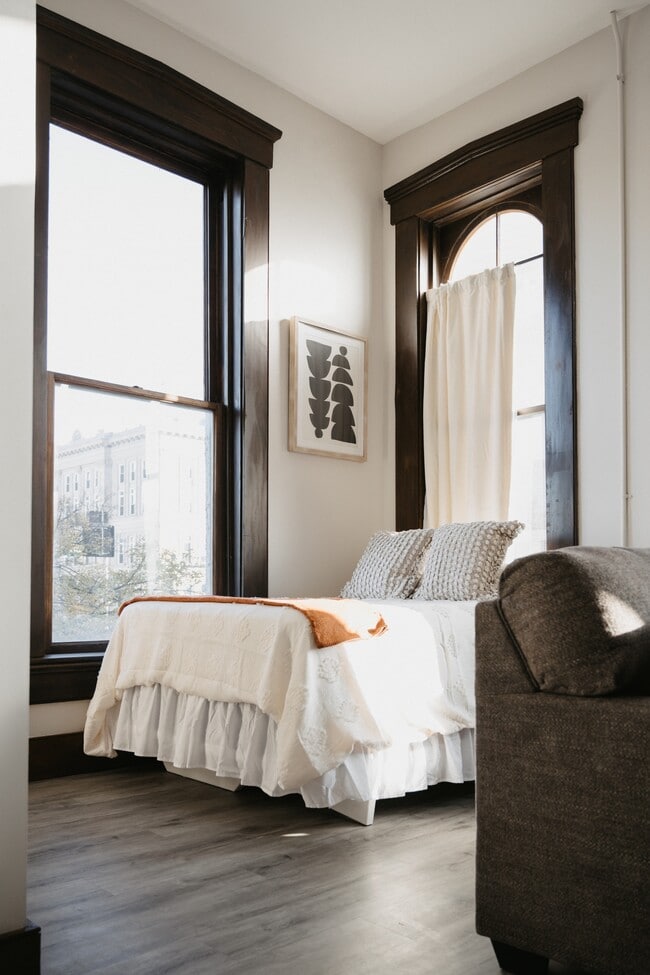 Photo - 16 S Jackson St