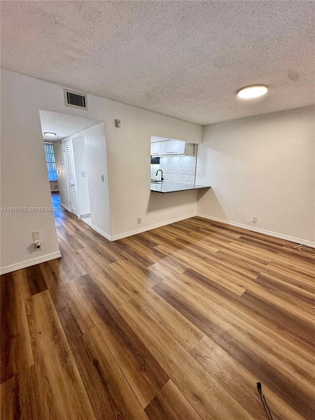 Building Photo - 747 SE 1st Way