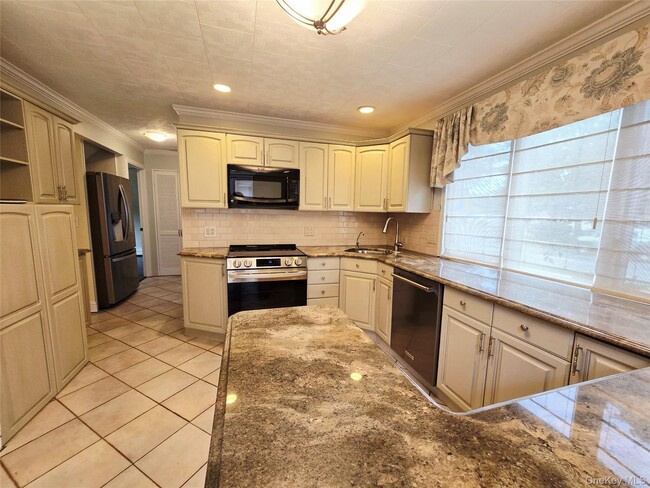 Photo - 104 Choir Ln