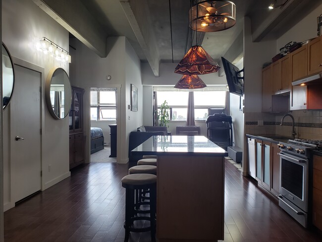 615 Belmont St Unit 615 Belmont St