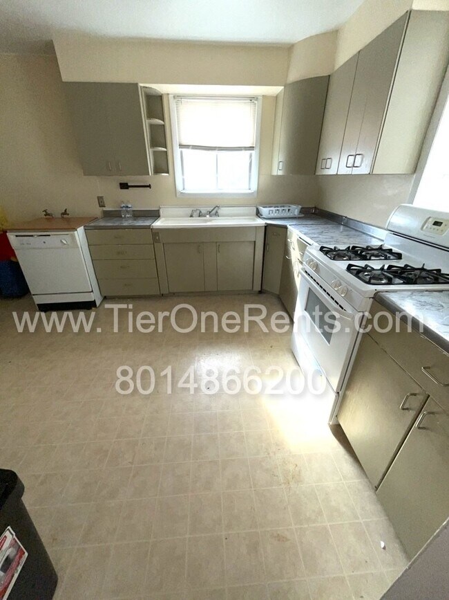 Photo - NO DEPOSIT option available for qualified renters! Unit A