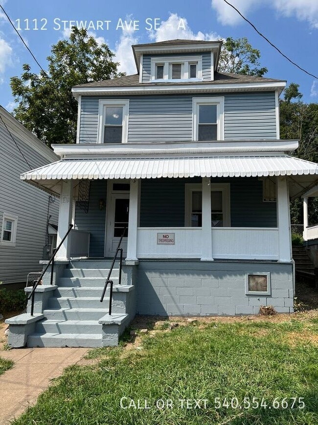 Building Photo - 1112 Stewart Ave SE Unit A