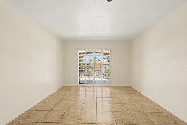 Photo - 3033 E Devonshire Ave Unit 3031