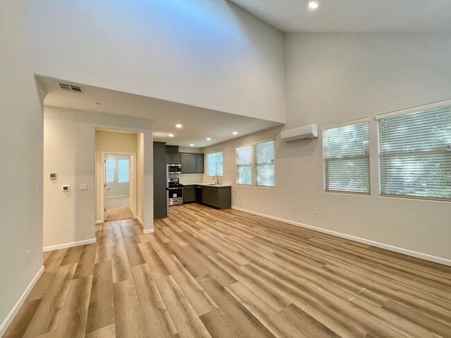 Photo - Newer Napa 2 Bedroom 2 Bathroom Condo; Both Bedrooms En-Suite Unit H