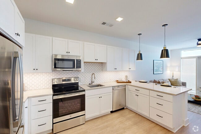 1 BR, 1 BA, 698 SF - Palmer House Apartments