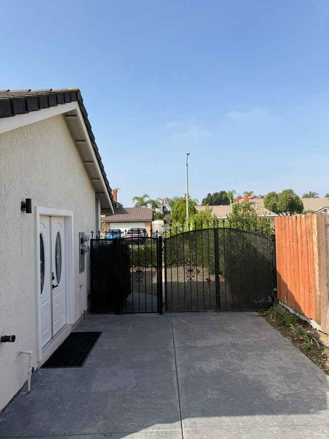 Photo - 631 N Brierwood Ave