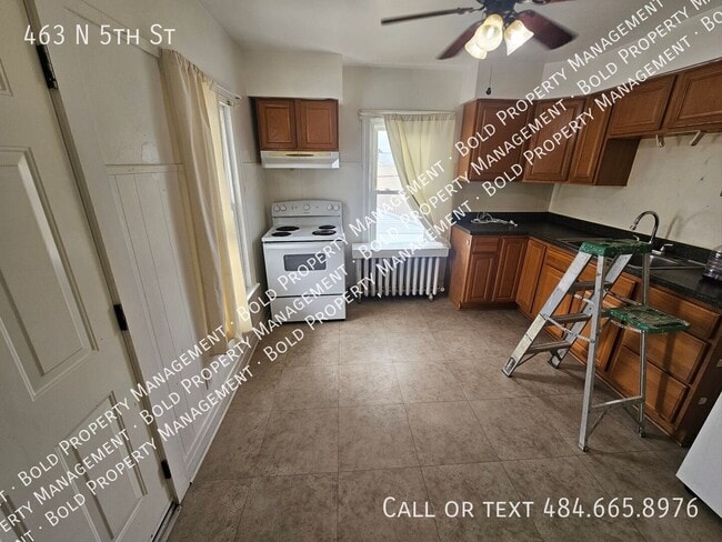 463 N 5th St