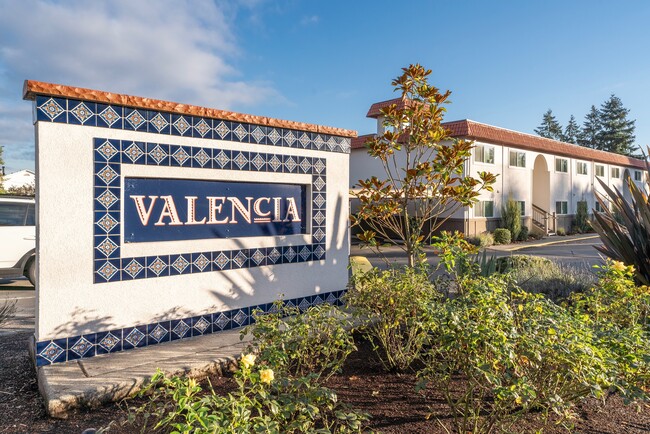 Valencia Apartments - Valencia Apartments