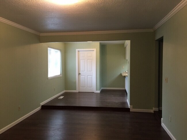 Photo - 1069 Ely Blvd S